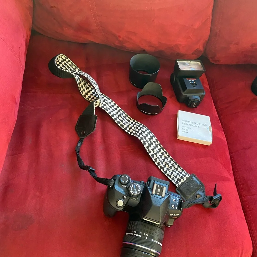 πΈ Olympus E-520 Digital Camera with case and many accessories - Picture 6 of 15